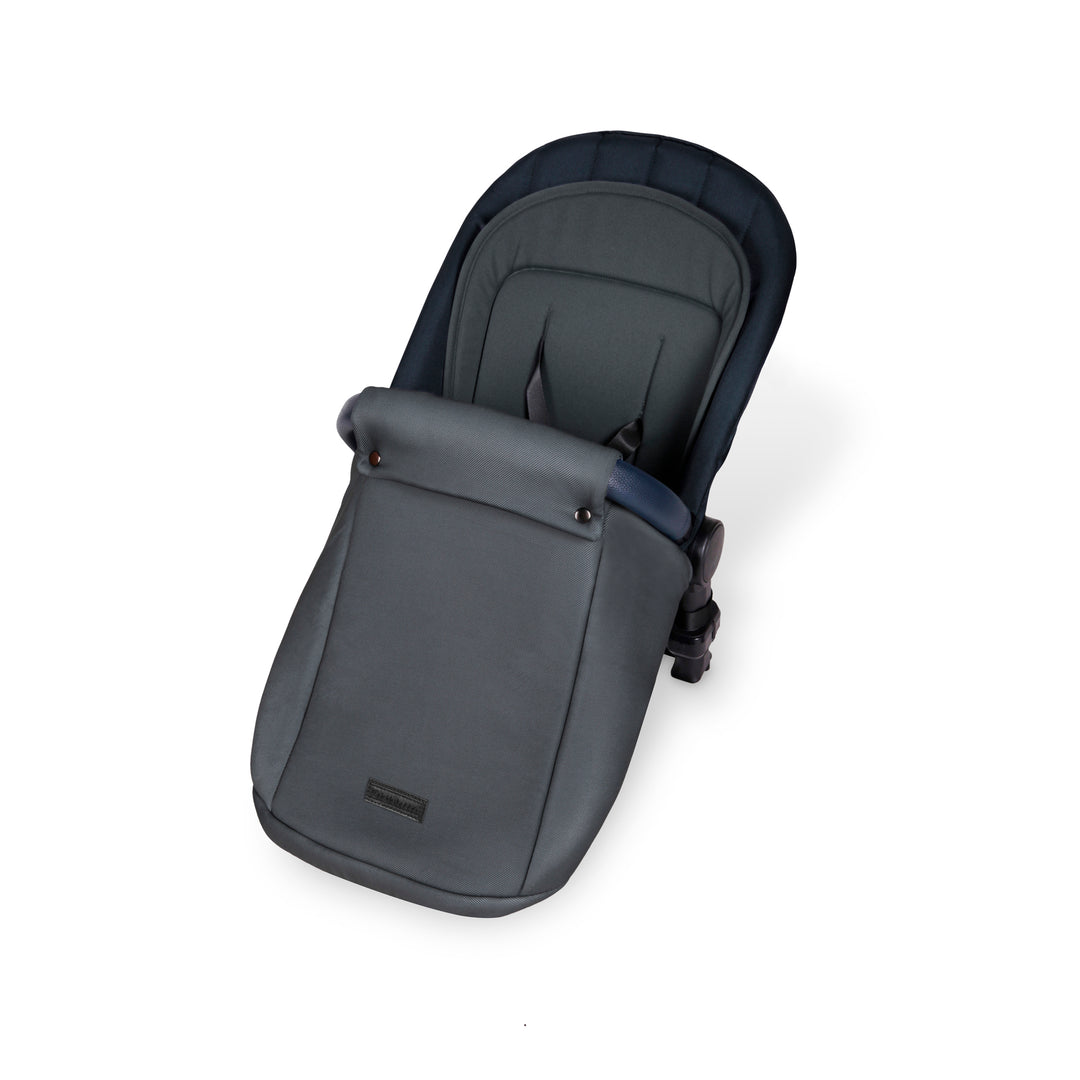 Stomp V4 All In One Travel System with Galaxy Car Seat and Isofix Base - As Good As New